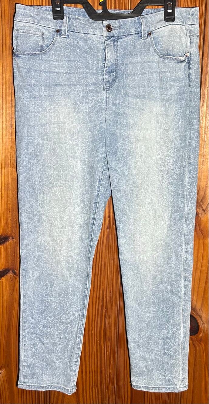 Chicos so slimming girlfriend ankle jeans size 2/12 high rise retro vibe
